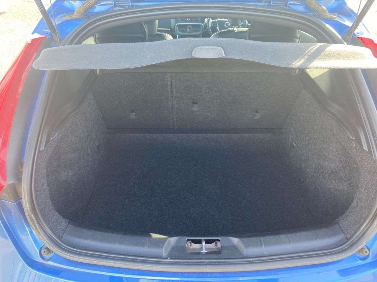 2017 VOLVO V40 2017 VOLVO V40