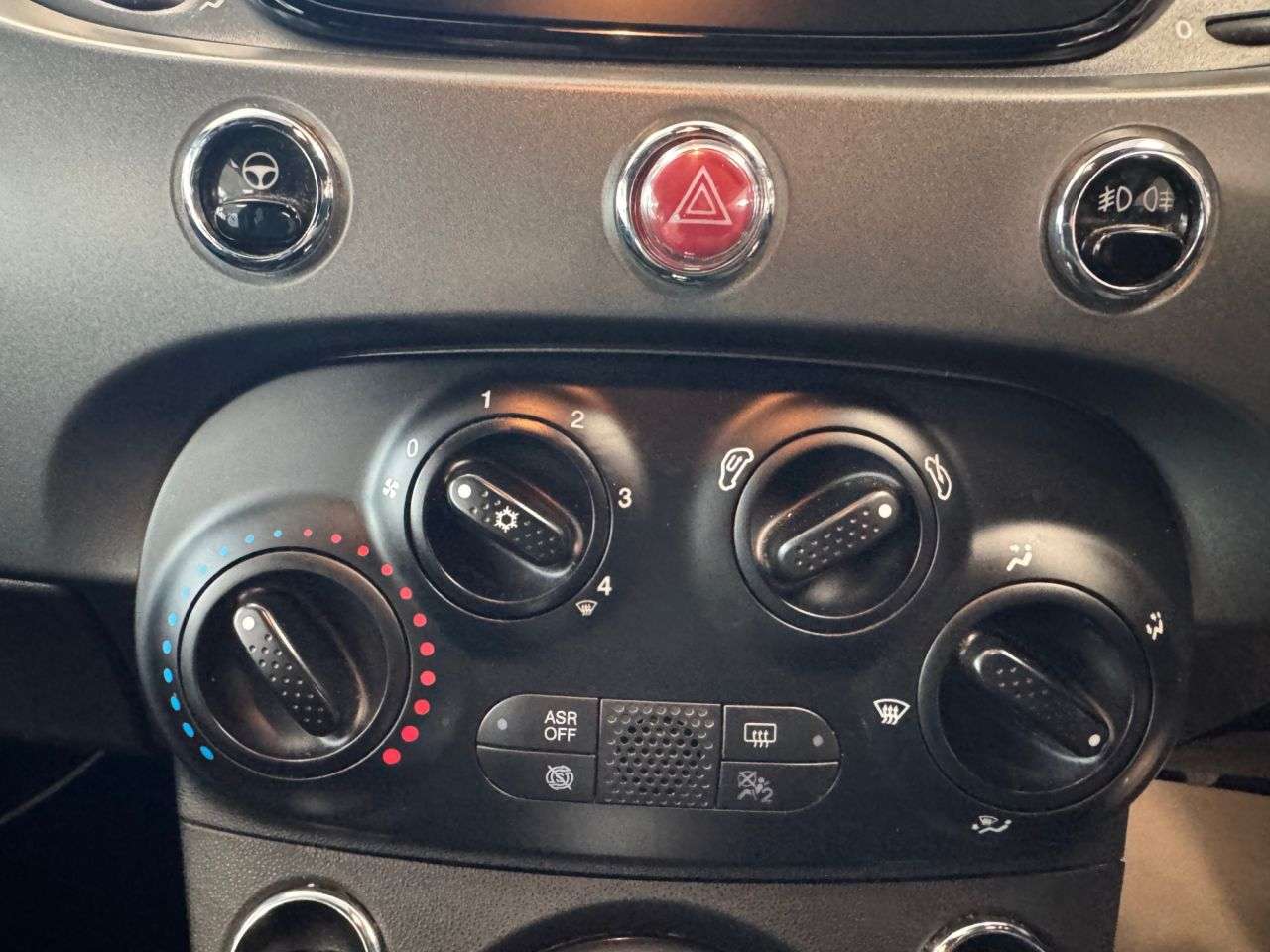 2018 FIAT 500 2018 FIAT 500