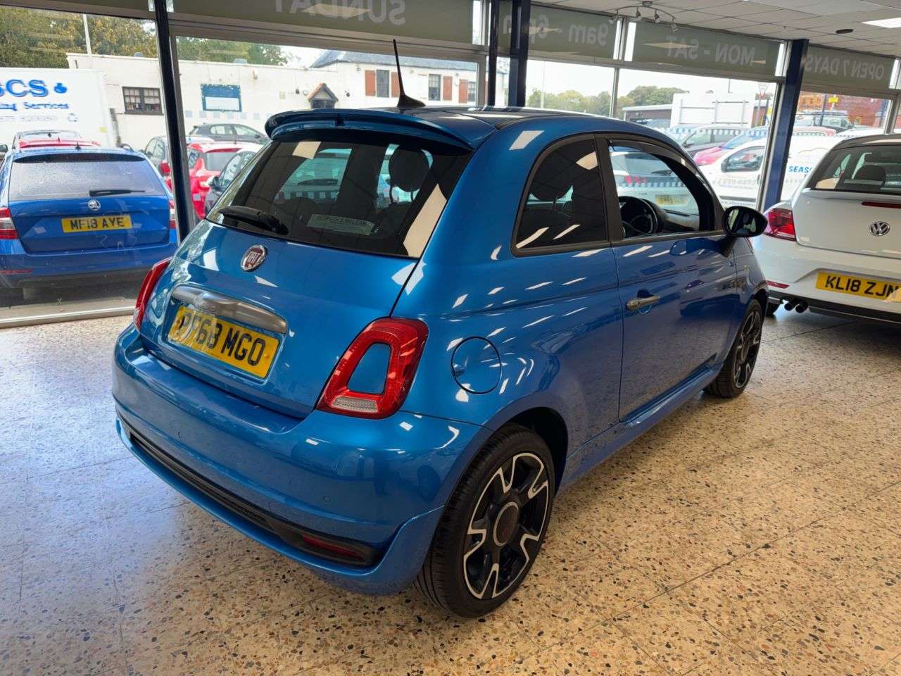 2018 FIAT 500 2018 FIAT 500