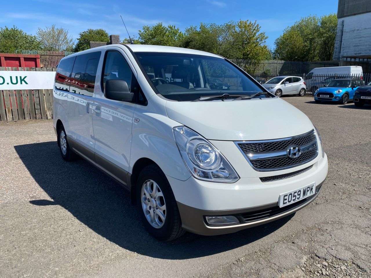 A 2009 HYUNDAI I800 2.5 CRDi Style MPV 5dr Diesel Manual Euro 4 (168 bhp) 8 SEATER MPV A 2009 HYUNDAI I800 2.5 CRDi Style MPV 5dr Diesel Manual Euro 4 (168 bhp) 8 SEATER MPV
