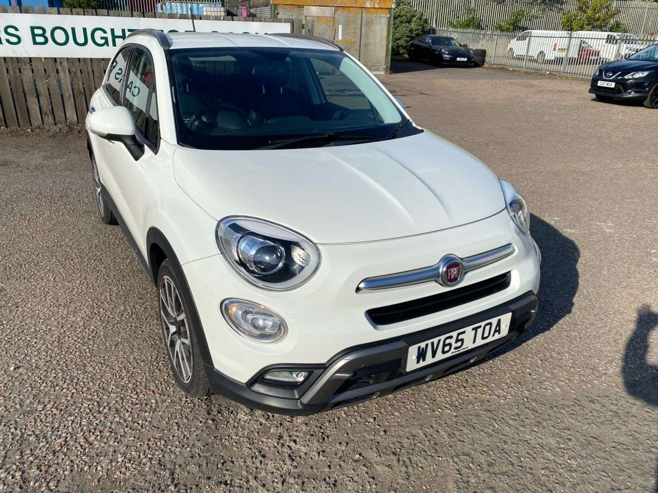 A 2015 FIAT 500X 1.6 MultiJetII Cross Plus SUV 5dr Diesel Manual Euro 6 (s/s) (120 ps) PX WE A 2015 FIAT 500X 1.6 MultiJetII Cross Plus SUV 5dr Diesel Manual Euro 6 (s/s) (120 ps) PX WE