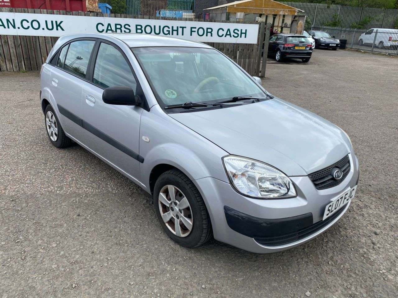 A 2007 KIA RIO 0.0L LEFT HAND DRIVE A 2007 KIA RIO 0.0L LEFT HAND DRIVE