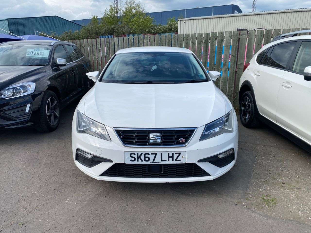 A 2017 SEAT LEON 1.4 TSI FR Technology Hatchback 5dr Petrol Manual Euro 6 (s/s) (125 ps) GRE A 2017 SEAT LEON 1.4 TSI FR Technology Hatchback 5dr Petrol Manual Euro 6 (s/s) (125 ps) GRE