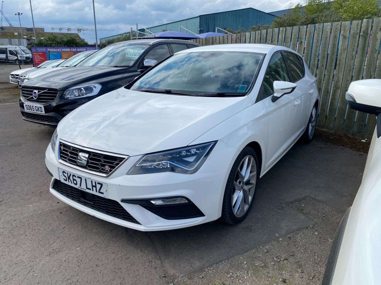 A 2017 SEAT LEON 1.4 TSI FR Technology Hatchback 5dr Petrol Manual Euro 6 (s/s) (125 ps) GRE A 2017 SEAT LEON 1.4 TSI FR Technology Hatchback 5dr Petrol Manual Euro 6 (s/s) (125 ps) GRE