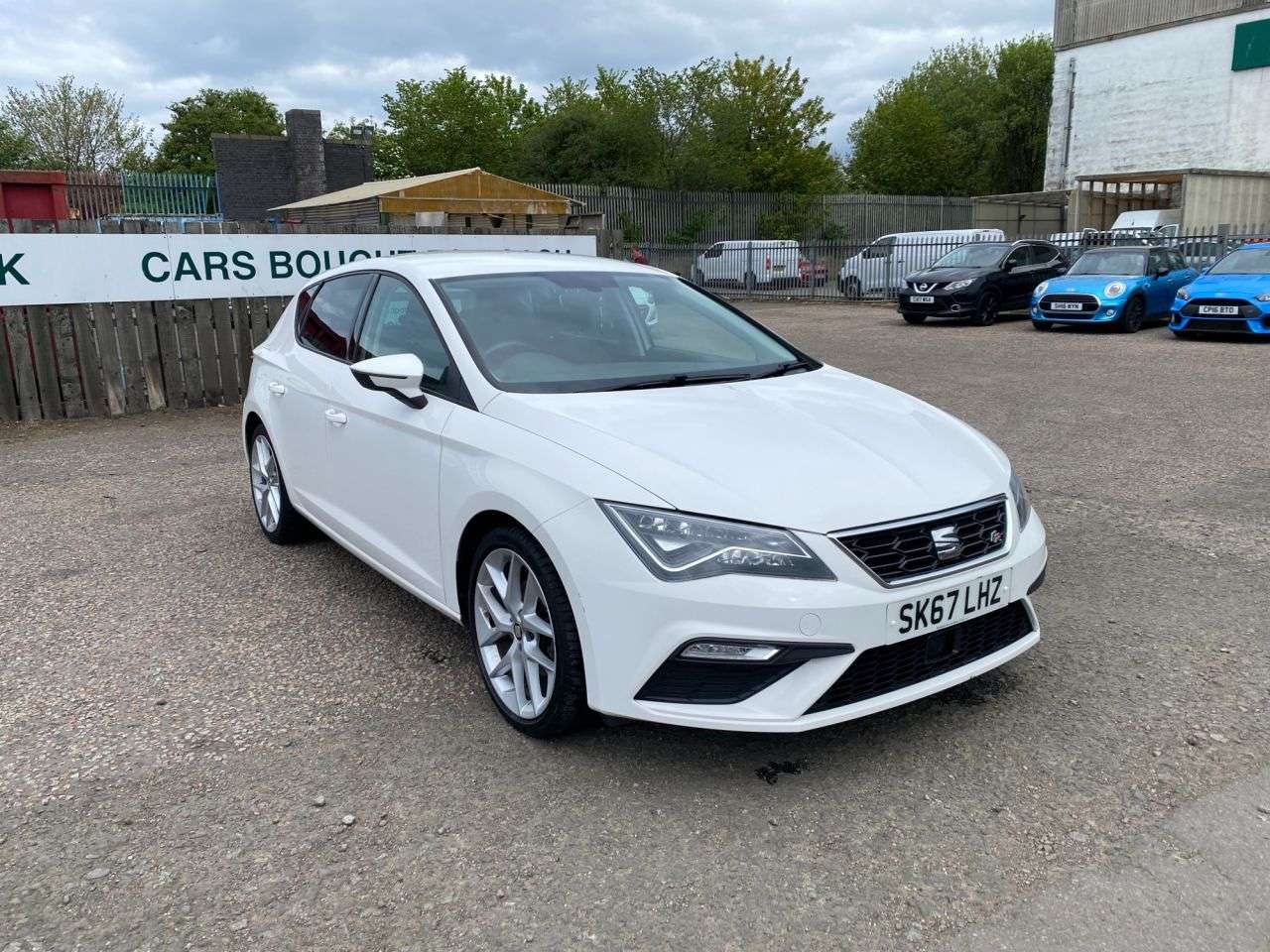 A 2017 SEAT LEON 1.4 TSI FR Technology Hatchback 5dr Petrol Manual Euro 6 (s/s) (125 ps) GRE A 2017 SEAT LEON 1.4 TSI FR Technology Hatchback 5dr Petrol Manual Euro 6 (s/s) (125 ps) GRE