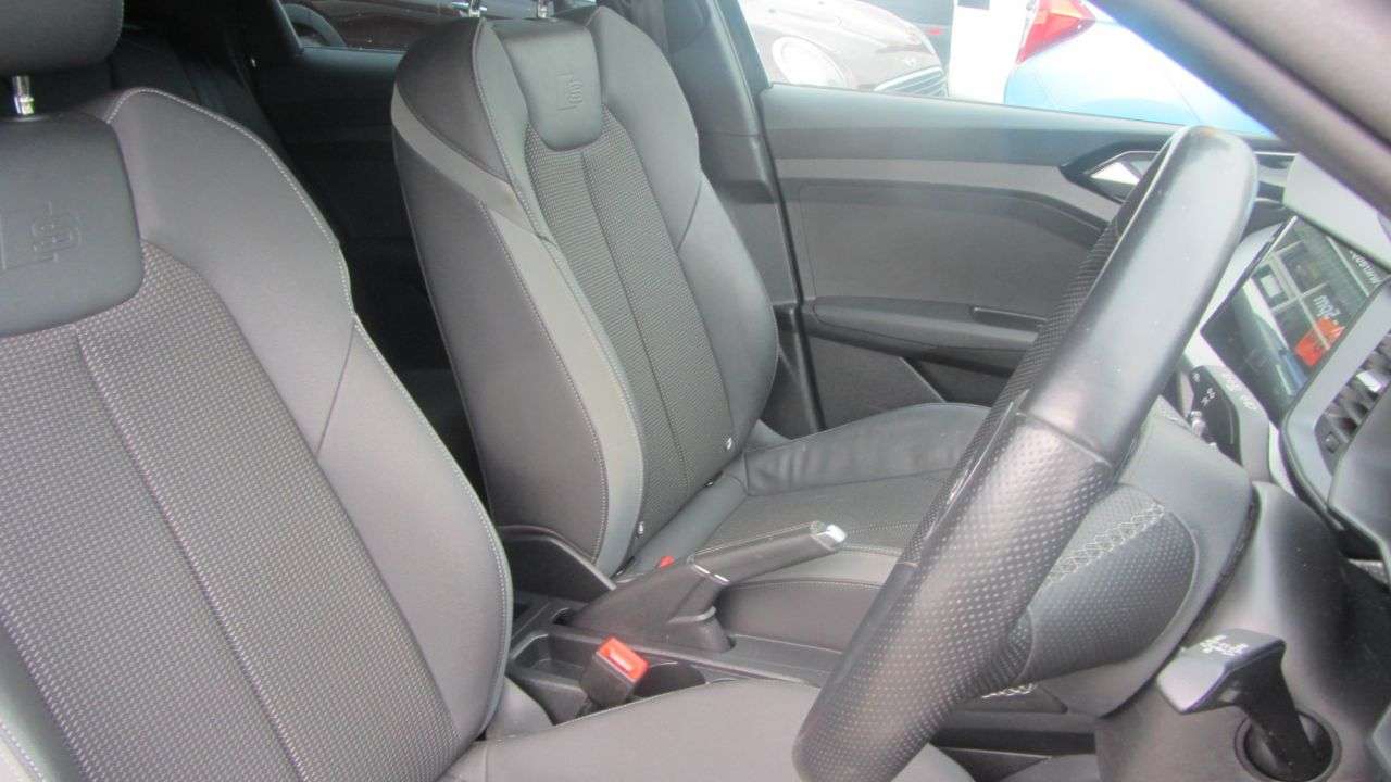 2022 AUDI A1 2022 AUDI A1