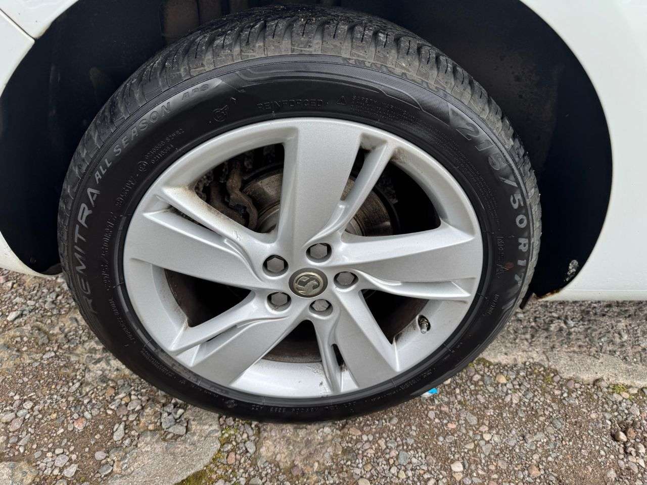 A 2014 VAUXHALL ASTRA 1.4 16v SRi Hatchback 5dr Petrol Manual Euro 5 (100 ps) ALLOYS, AIR CON, CR A 2014 VAUXHALL ASTRA 1.4 16v SRi Hatchback 5dr Petrol Manual Euro 5 (100 ps) ALLOYS, AIR CON, CR