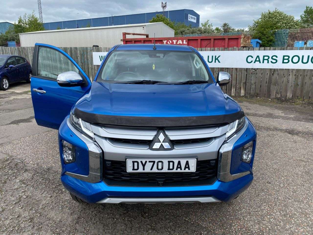 A 2020 MITSUBISHI L200 2.2 DI-D DC Barbarian X Pickup Double Cab 4dr Diesel Auto 4WD Euro 6 (s/s) A 2020 MITSUBISHI L200 2.2 DI-D DC Barbarian X Pickup Double Cab 4dr Diesel Auto 4WD Euro 6 (s/s)