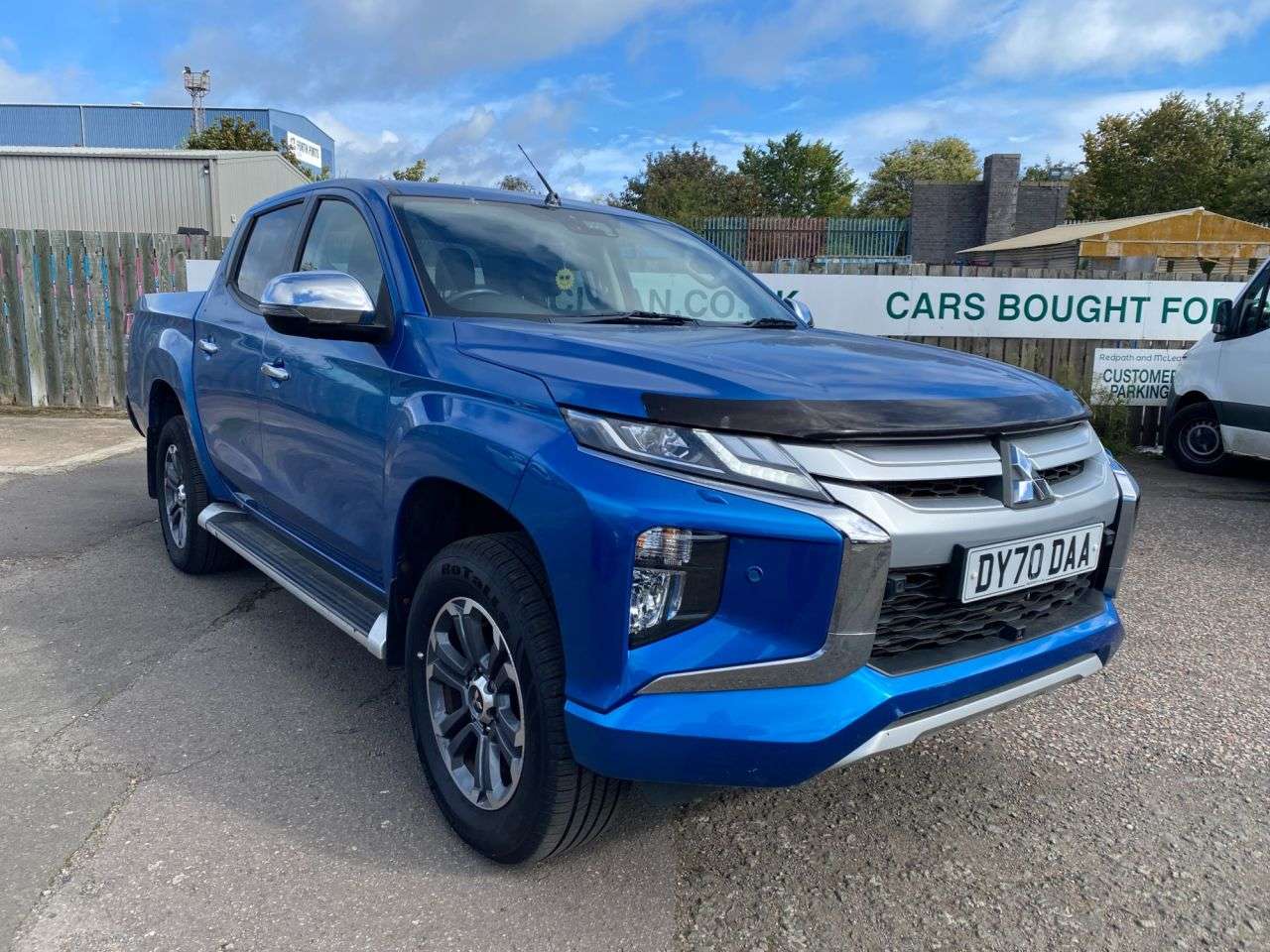 A 2020 MITSUBISHI L200 2.2 DI-D DC Barbarian X Pickup Double Cab 4dr Diesel Auto 4WD Euro 6 (s/s) A 2020 MITSUBISHI L200 2.2 DI-D DC Barbarian X Pickup Double Cab 4dr Diesel Auto 4WD Euro 6 (s/s)