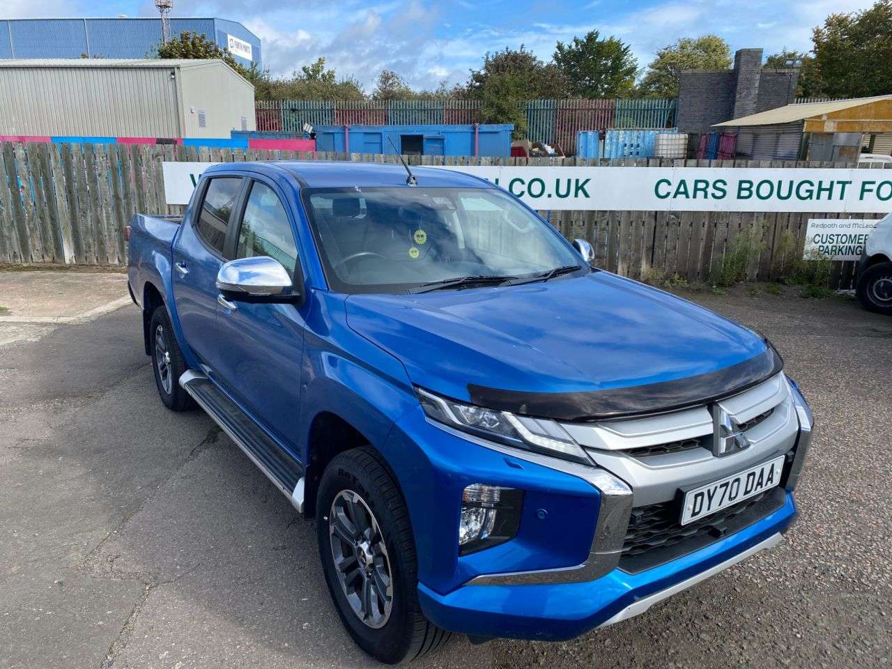A 2020 MITSUBISHI L200 2.2 DI-D DC Barbarian X Pickup Double Cab 4dr Diesel Auto 4WD Euro 6 (s/s) A 2020 MITSUBISHI L200 2.2 DI-D DC Barbarian X Pickup Double Cab 4dr Diesel Auto 4WD Euro 6 (s/s)