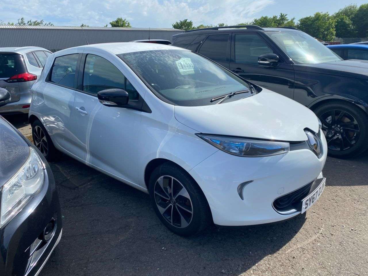 A 2017 RENAULT ZOE R90 41kWh Dynamique Nav Hatchback 5dr Electric Auto (i) (92 bhp) A 2017 RENAULT ZOE R90 41kWh Dynamique Nav Hatchback 5dr Electric Auto (i) (92 bhp)
