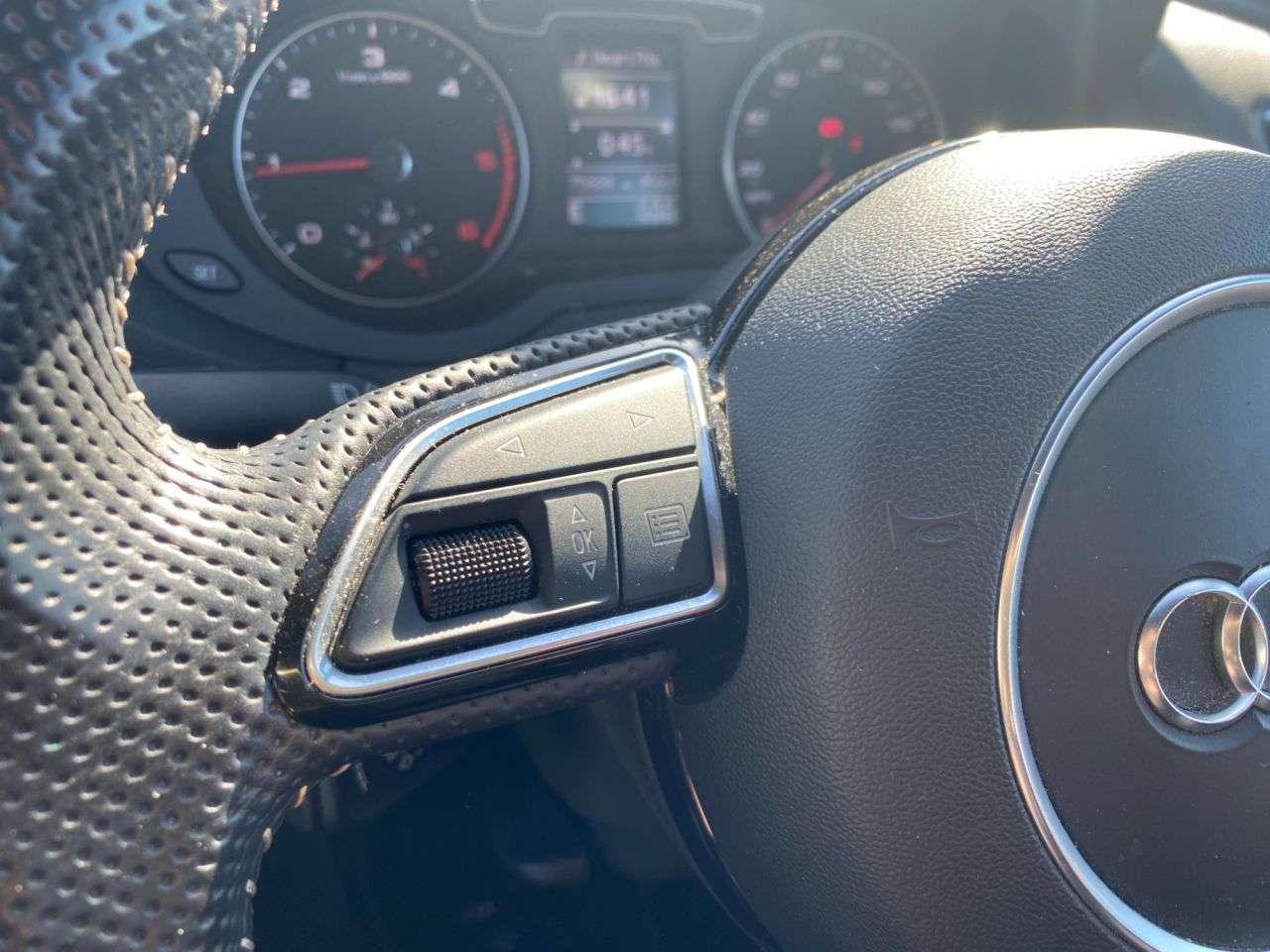 2015 AUDI Q3 2015 AUDI Q3