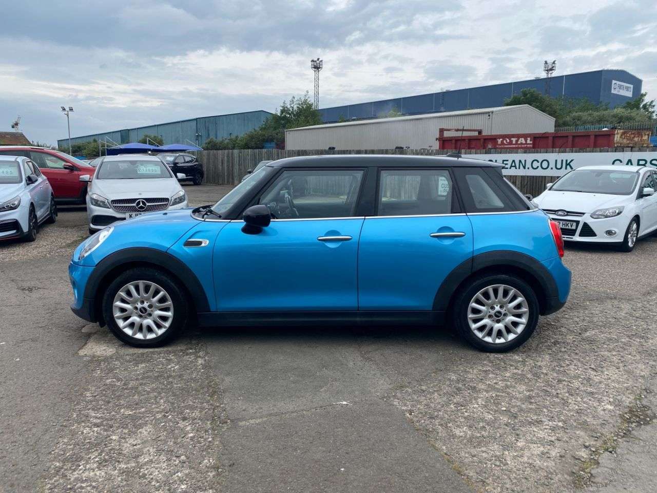 A 2015 MINI HATCH 1.5 Cooper Hatchback 5dr Petrol Manual Euro 6 (s/s) (136 ps) Lovely conditi A 2015 MINI HATCH 1.5 Cooper Hatchback 5dr Petrol Manual Euro 6 (s/s) (136 ps) Lovely conditi