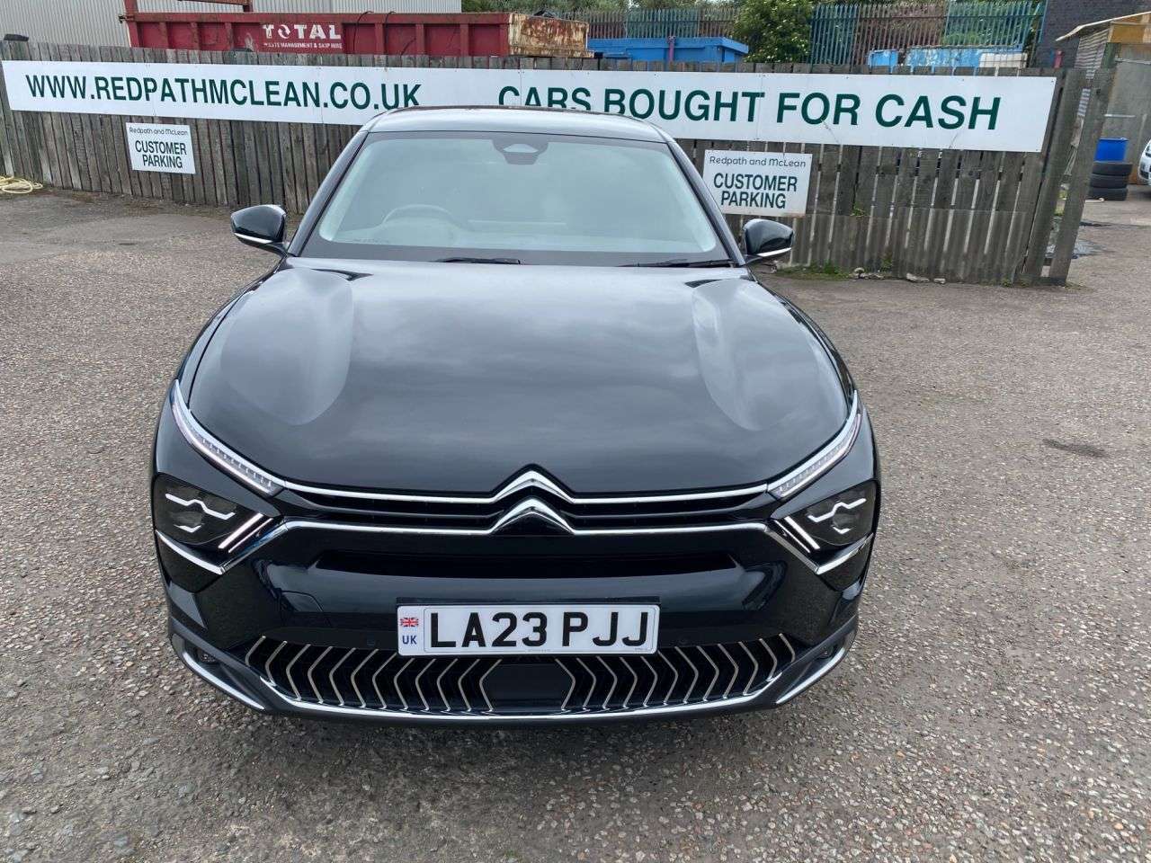 A 2023 CITROEN C5 X 1.2 PureTech Shine Hatchback 5dr Petrol EAT8 Euro 6 (s/s) (130 ps) PX WELCO A 2023 CITROEN C5 X 1.2 PureTech Shine Hatchback 5dr Petrol EAT8 Euro 6 (s/s) (130 ps) PX WELCO