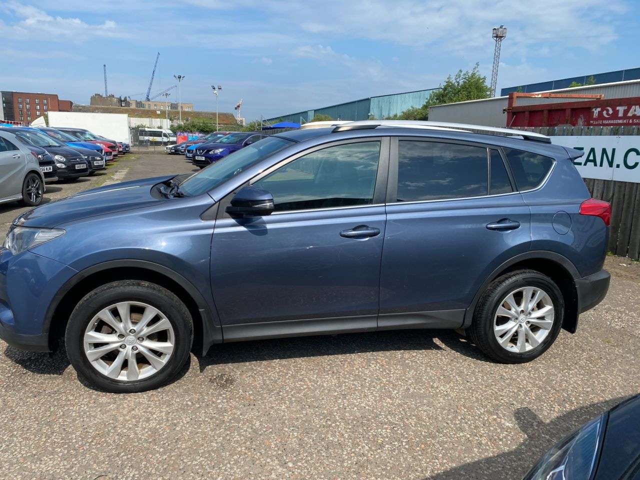 A 2013 TOYOTA RAV4 2.2 D-4D Invincible SUV 5dr Diesel Manual 4WD Euro 5 (150 ps) PX Welcome A 2013 TOYOTA RAV4 2.2 D-4D Invincible SUV 5dr Diesel Manual 4WD Euro 5 (150 ps) PX Welcome