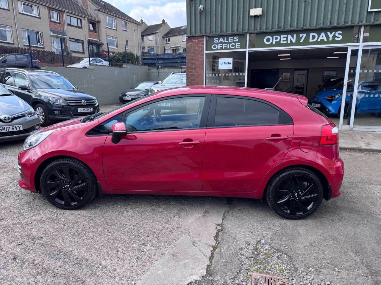 A 2015 KIA RIO 1.4 EcoDynamics 3 Hatchback 5dr Petrol Manual Euro 6 (s/s) (107 bhp) Full h A 2015 KIA RIO 1.4 EcoDynamics 3 Hatchback 5dr Petrol Manual Euro 6 (s/s) (107 bhp) Full h