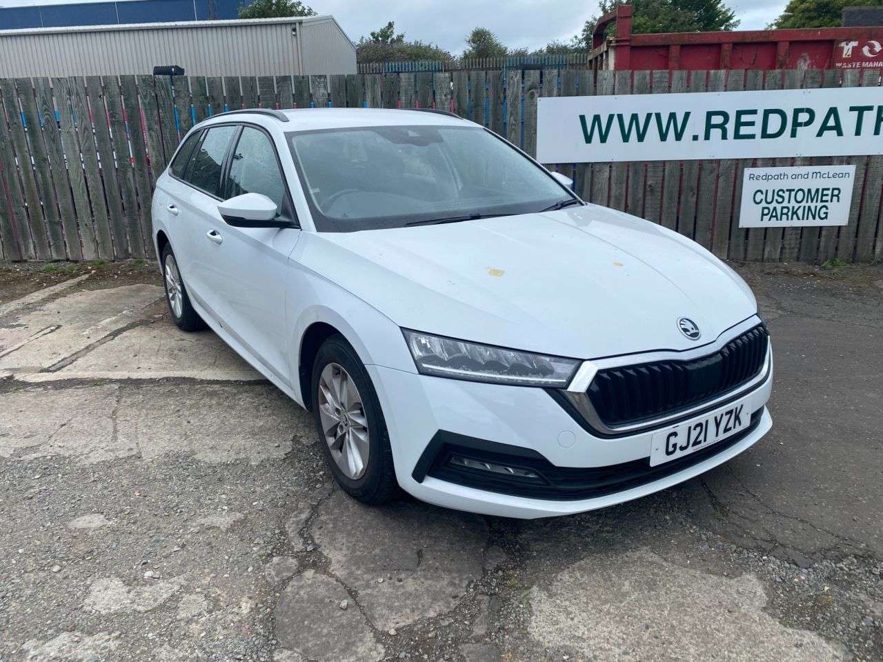 A 2021 SKODA OCTAVIA 1.0 TSI e-TEC MHEV SE First Edition Estate 5dr Petrol Hybrid DSG Euro 6 (s/ A 2021 SKODA OCTAVIA 1.0 TSI e-TEC MHEV SE First Edition Estate 5dr Petrol Hybrid DSG Euro 6 (s/