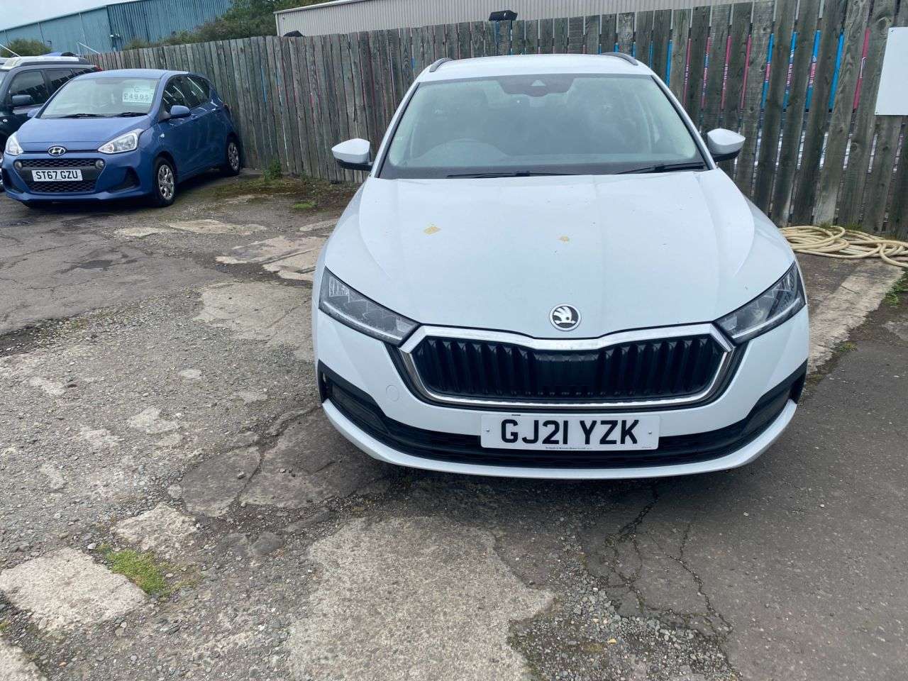 A 2021 SKODA OCTAVIA 1.0 TSI e-TEC MHEV SE First Edition Estate 5dr Petrol Hybrid DSG Euro 6 (s/ A 2021 SKODA OCTAVIA 1.0 TSI e-TEC MHEV SE First Edition Estate 5dr Petrol Hybrid DSG Euro 6 (s/