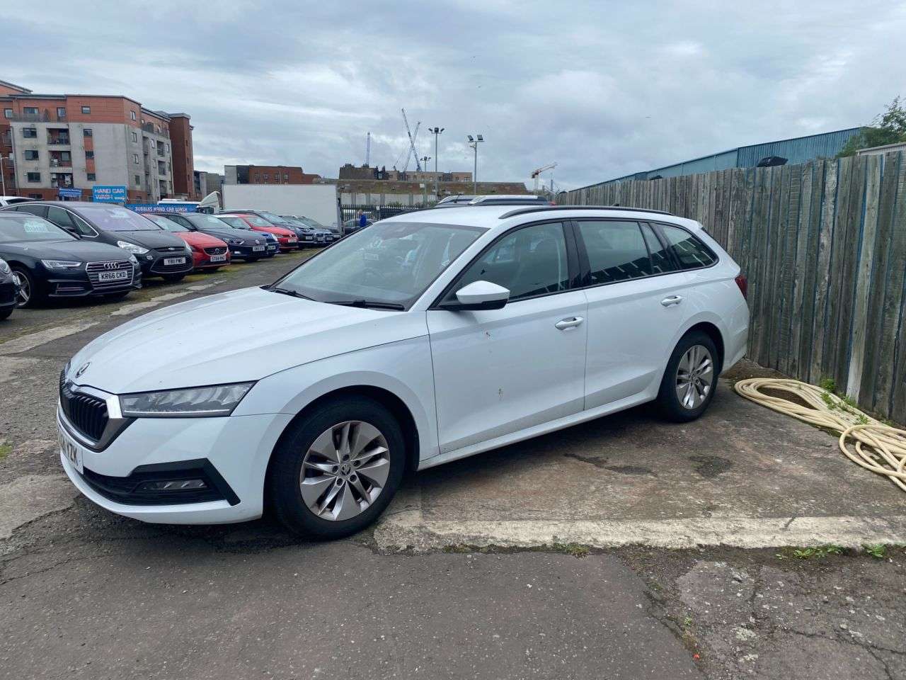 A 2021 SKODA OCTAVIA 1.0 TSI e-TEC MHEV SE First Edition Estate 5dr Petrol Hybrid DSG Euro 6 (s/ A 2021 SKODA OCTAVIA 1.0 TSI e-TEC MHEV SE First Edition Estate 5dr Petrol Hybrid DSG Euro 6 (s/