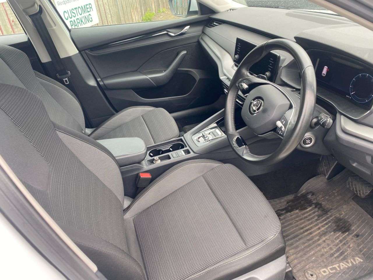 A 2021 SKODA OCTAVIA 1.0 TSI e-TEC MHEV SE First Edition Estate 5dr Petrol Hybrid DSG Euro 6 (s/ A 2021 SKODA OCTAVIA 1.0 TSI e-TEC MHEV SE First Edition Estate 5dr Petrol Hybrid DSG Euro 6 (s/