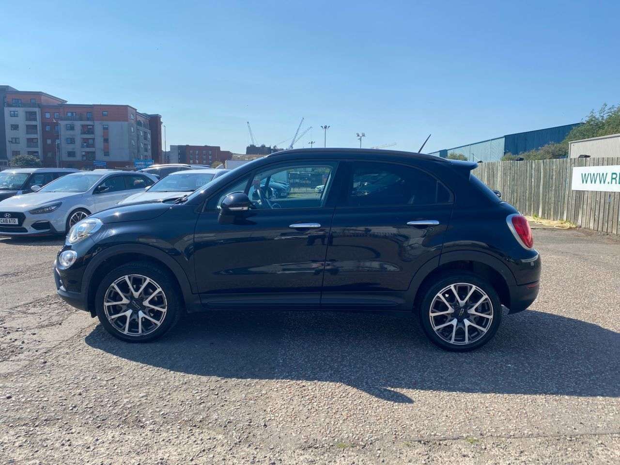 A 2016 FIAT 500X 2.0 MultiJetII Cross Plus SUV 5dr Diesel Auto 4WD Euro 6 (s/s) (140 ps) PX A 2016 FIAT 500X 2.0 MultiJetII Cross Plus SUV 5dr Diesel Auto 4WD Euro 6 (s/s) (140 ps) PX