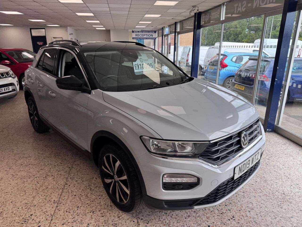 A 2019 VOLKSWAGEN T-ROC 1.0 TSI GPF Design SUV 5dr Petrol Manual Euro 6 (s/s) (115 ps) Popular smal A 2019 VOLKSWAGEN T-ROC 1.0 TSI GPF Design SUV 5dr Petrol Manual Euro 6 (s/s) (115 ps) Popular smal