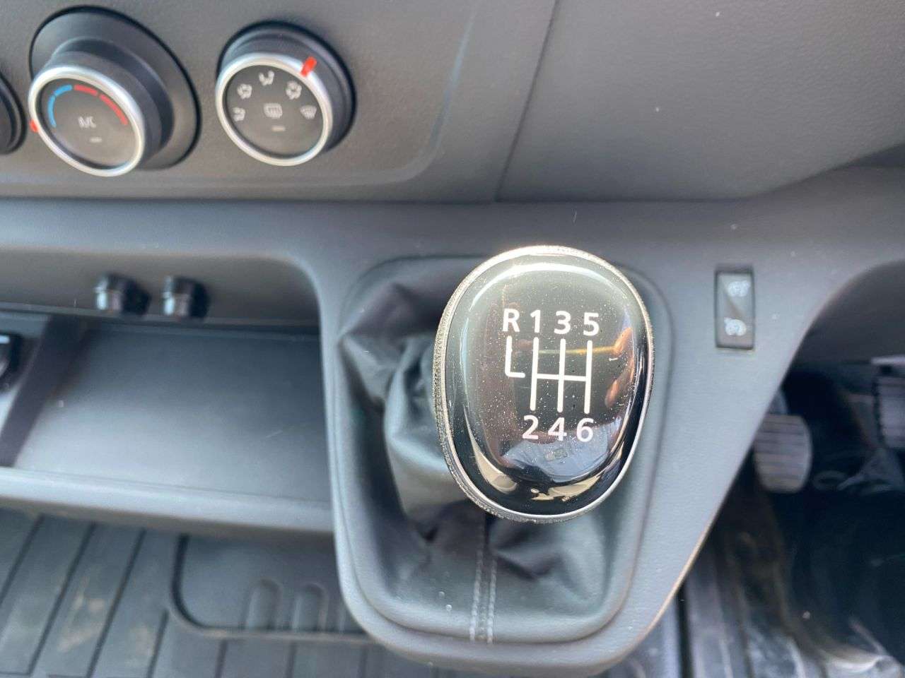 2020 NISSAN NV400 2020 NISSAN NV400