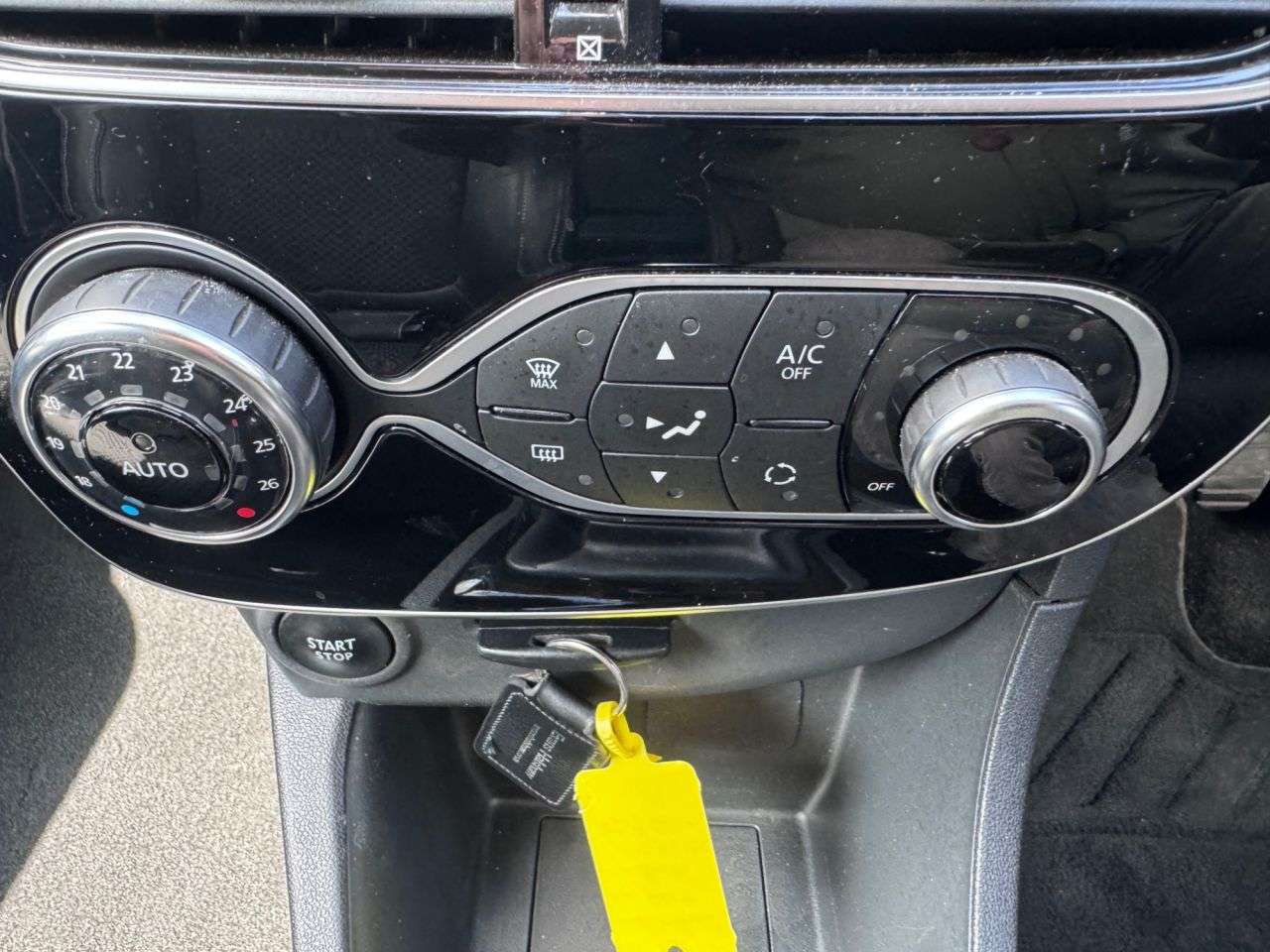 2019 RENAULT CLIO 2019 RENAULT CLIO