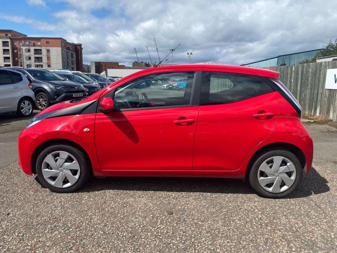 A 2016 TOYOTA AYGO 1.0 VVT-i x-play Hatchback 5dr Petrol Manual Euro 6 (68 ps) PX WELCOME FINA A 2016 TOYOTA AYGO 1.0 VVT-i x-play Hatchback 5dr Petrol Manual Euro 6 (68 ps) PX WELCOME FINA