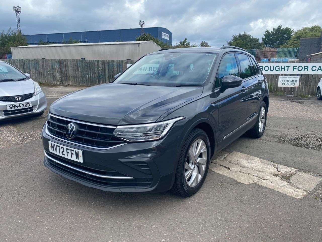 A 2022 VOLKSWAGEN TIGUAN 1.5 TSI Life SUV 5dr Petrol DSG Euro 6 (s/s) (150 ps) PX WELCOME FINANCE MA A 2022 VOLKSWAGEN TIGUAN 1.5 TSI Life SUV 5dr Petrol DSG Euro 6 (s/s) (150 ps) PX WELCOME FINANCE MA
