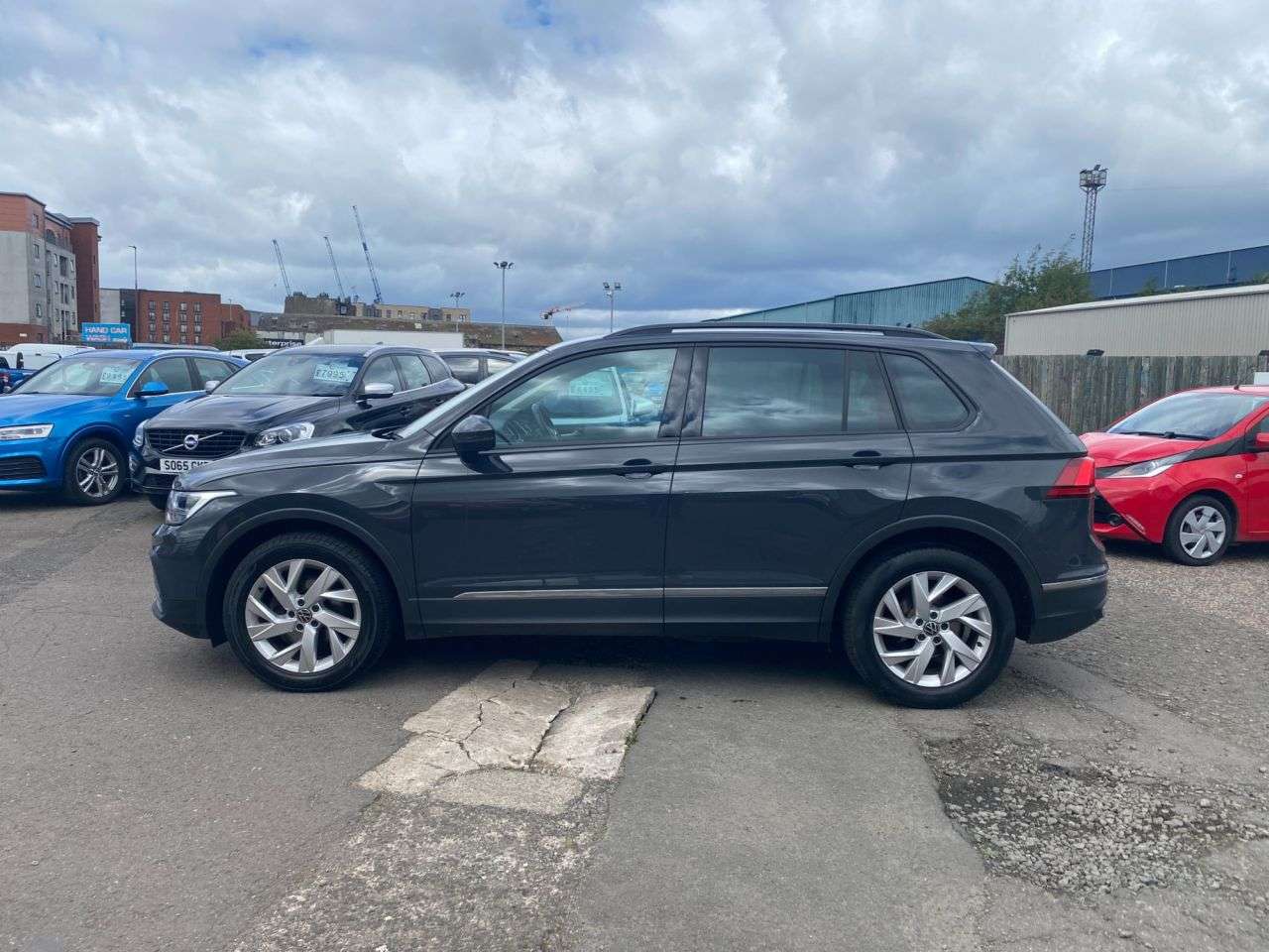 A 2022 VOLKSWAGEN TIGUAN 1.5 TSI Life SUV 5dr Petrol DSG Euro 6 (s/s) (150 ps) PX WELCOME FINANCE MA A 2022 VOLKSWAGEN TIGUAN 1.5 TSI Life SUV 5dr Petrol DSG Euro 6 (s/s) (150 ps) PX WELCOME FINANCE MA