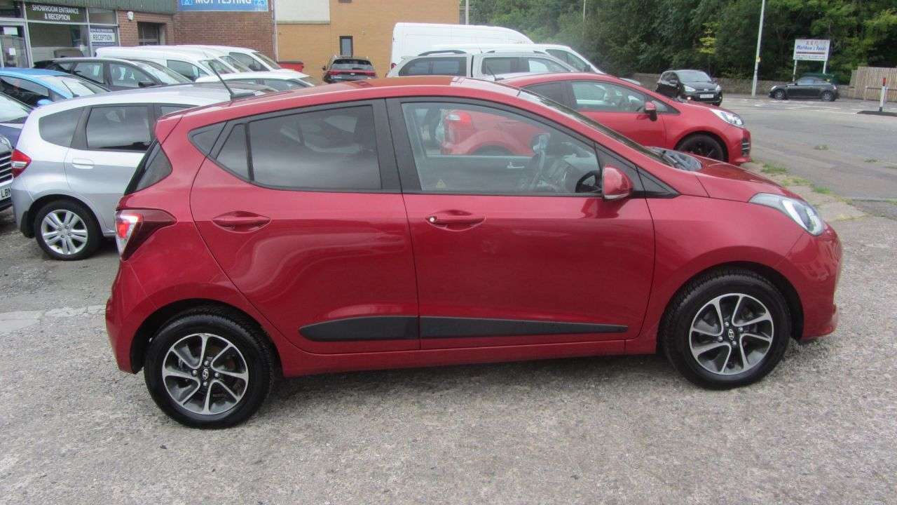 A 2017 HYUNDAI I10 1.0 Premium Hatchback 5dr Petrol Manual Euro 6 (66 ps) BLUETOOTH, ALLOYS, A A 2017 HYUNDAI I10 1.0 Premium Hatchback 5dr Petrol Manual Euro 6 (66 ps) BLUETOOTH, ALLOYS, A