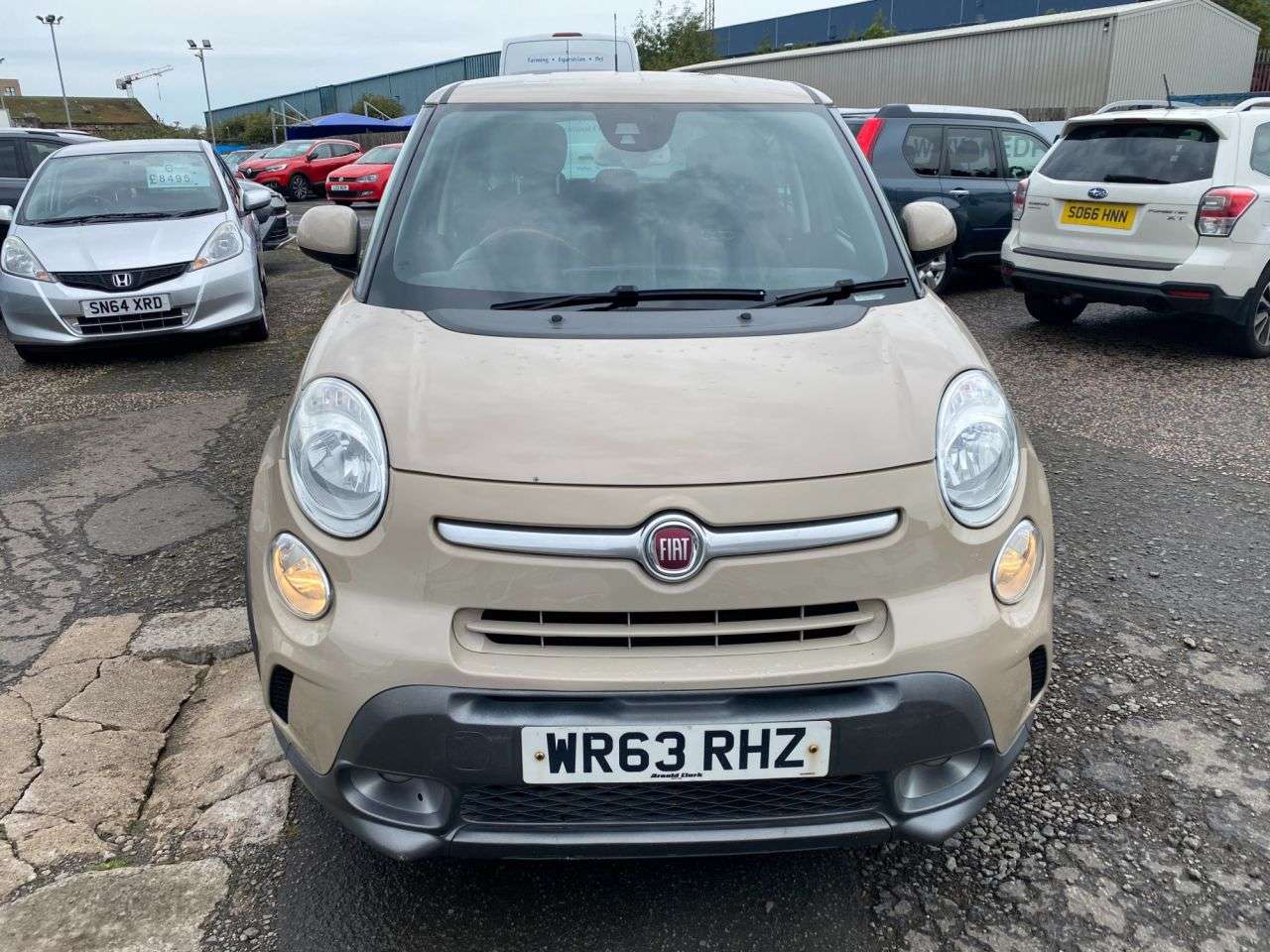 A 2013 FIAT 500L 1.3 MultiJet Trekking MPV 5dr Diesel Dualogic Euro 5 (s/s) (85 bhp) PX WELC A 2013 FIAT 500L 1.3 MultiJet Trekking MPV 5dr Diesel Dualogic Euro 5 (s/s) (85 bhp) PX WELC