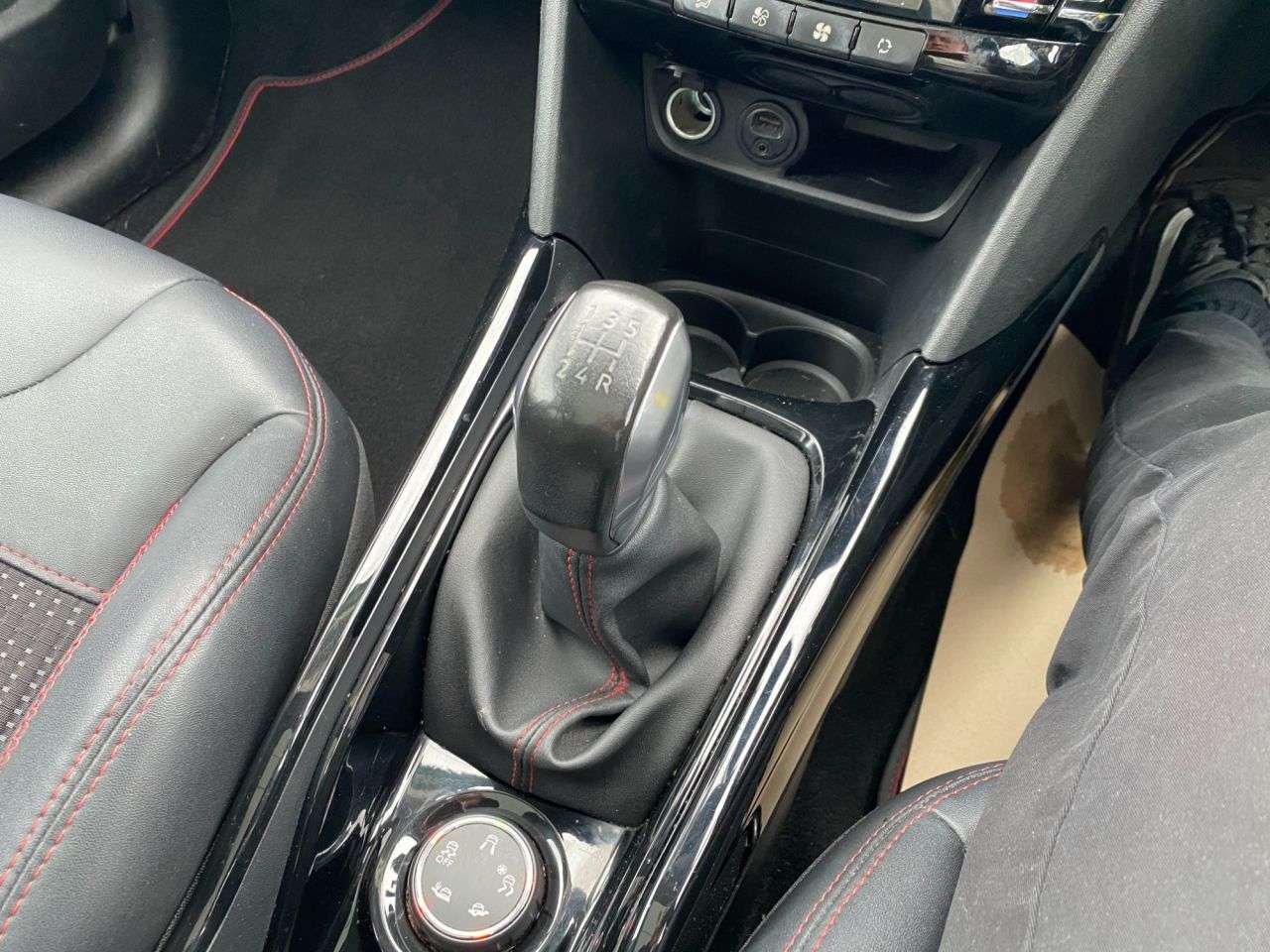 2017 PEUGEOT 2008 2017 PEUGEOT 2008