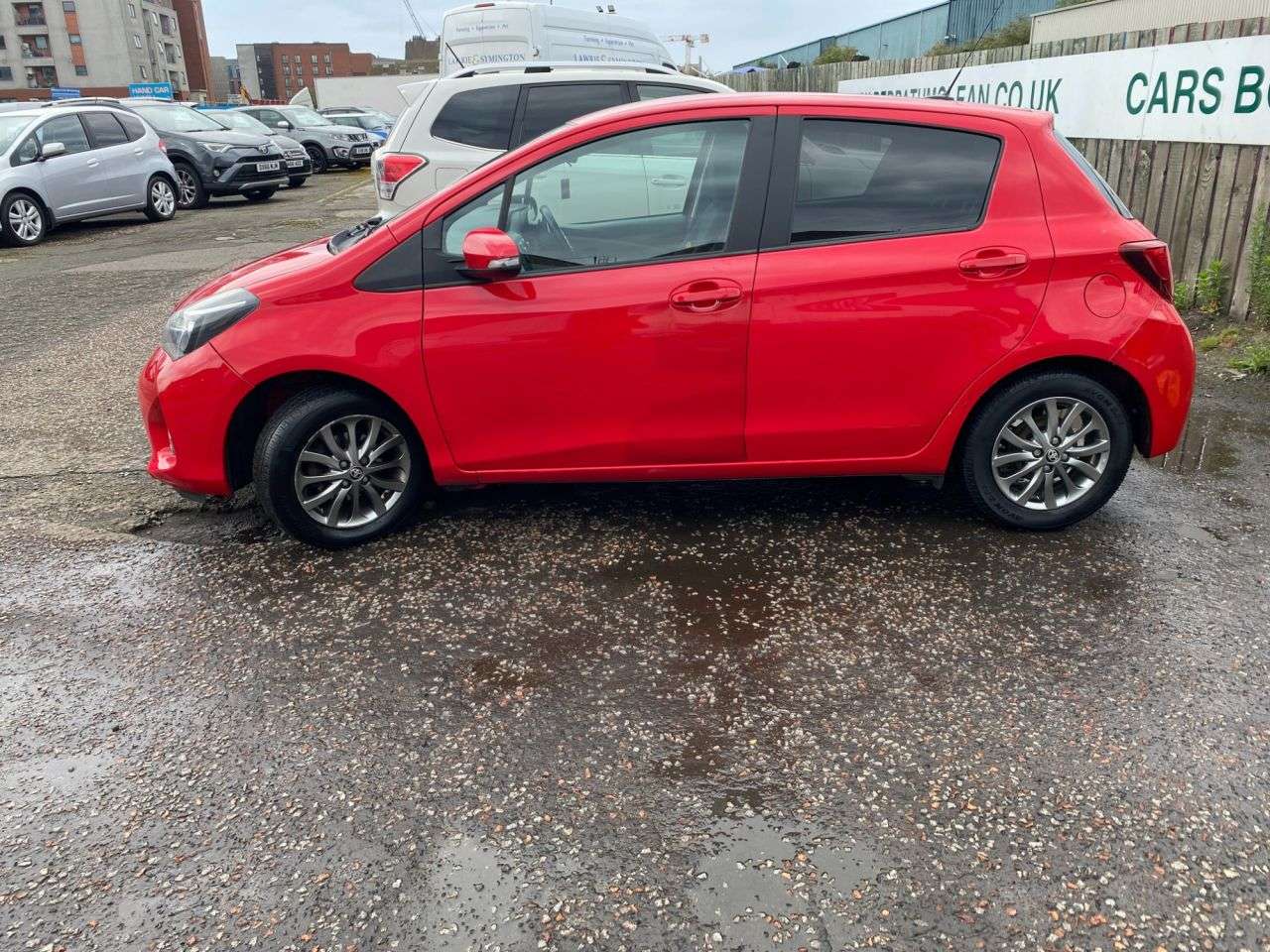 A 2016 TOYOTA YARIS 1.33 Dual VVT-i Icon Hatchback 5dr Petrol Multidrive S Euro 6 (Safety Sense A 2016 TOYOTA YARIS 1.33 Dual VVT-i Icon Hatchback 5dr Petrol Multidrive S Euro 6 (Safety Sense