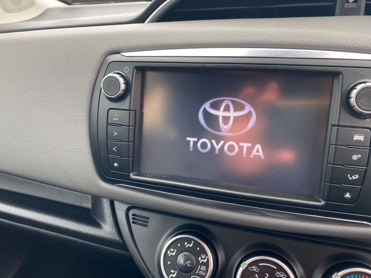 2016 TOYOTA YARIS 2016 TOYOTA YARIS