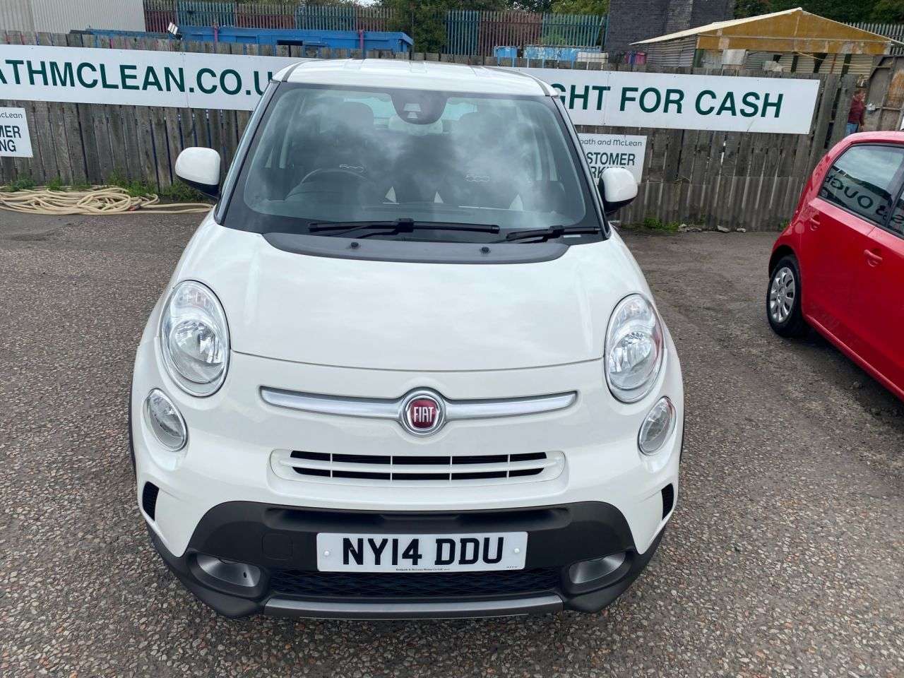 A 2014 FIAT 500L MULTIJET TREKKING A 2014 FIAT 500L MULTIJET TREKKING