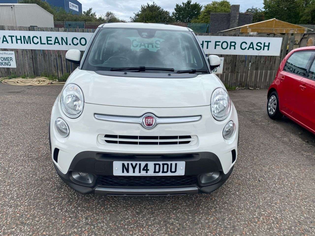 A 2014 FIAT 500L MULTIJET TREKKING A 2014 FIAT 500L MULTIJET TREKKING