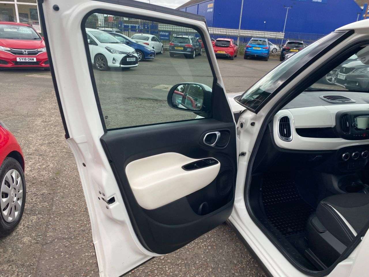 2014 FIAT 500L 2014 FIAT 500L
