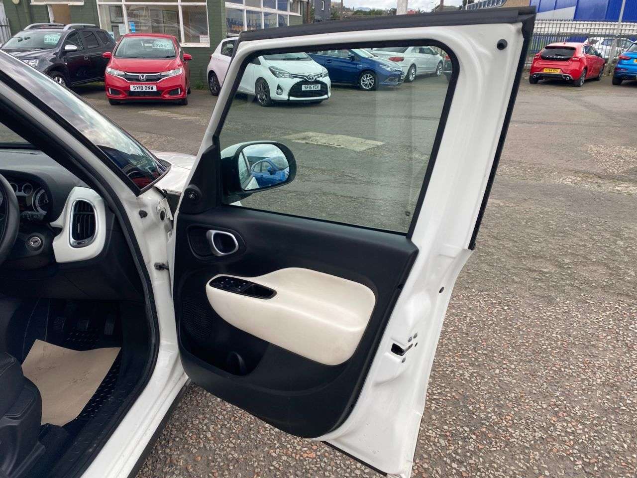2014 FIAT 500L 2014 FIAT 500L