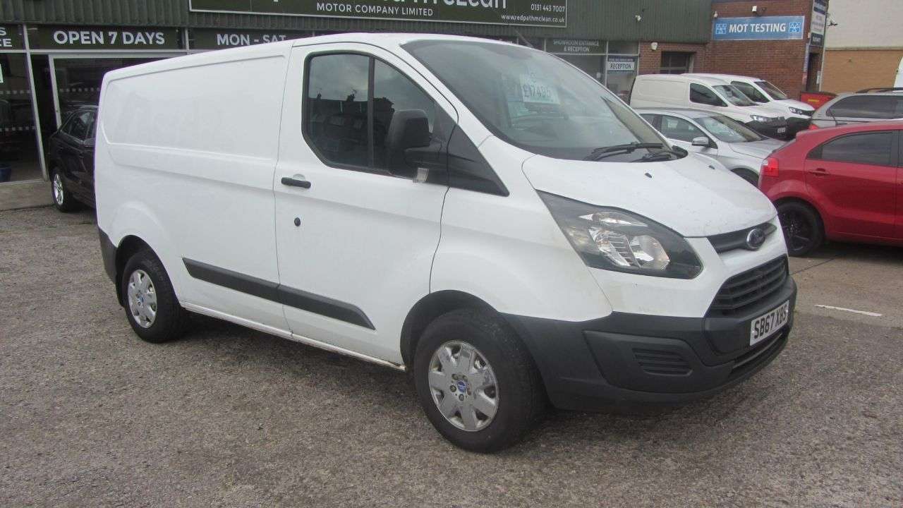 A 2018 FORD TRANSIT CUSTOM 2.0 TDCi 270 Panel Van 5dr Diesel Manual L1 H1 (157 g/km, 104 bhp) A 2018 FORD TRANSIT CUSTOM 2.0 TDCi 270 Panel Van 5dr Diesel Manual L1 H1 (157 g/km, 104 bhp)