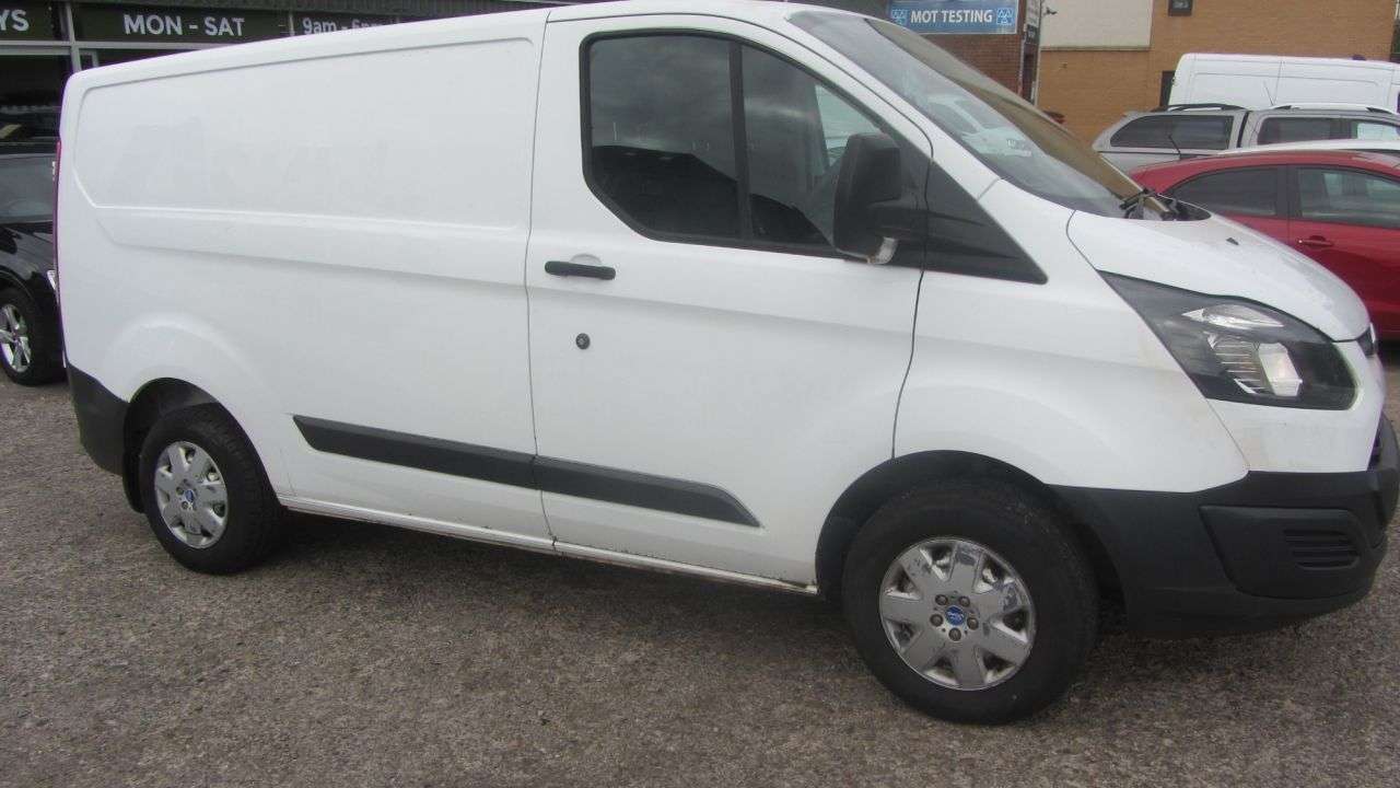 A 2018 FORD TRANSIT CUSTOM 2.0 TDCi 270 Panel Van 5dr Diesel Manual L1 H1 (157 g/km, 104 bhp) A 2018 FORD TRANSIT CUSTOM 2.0 TDCi 270 Panel Van 5dr Diesel Manual L1 H1 (157 g/km, 104 bhp)