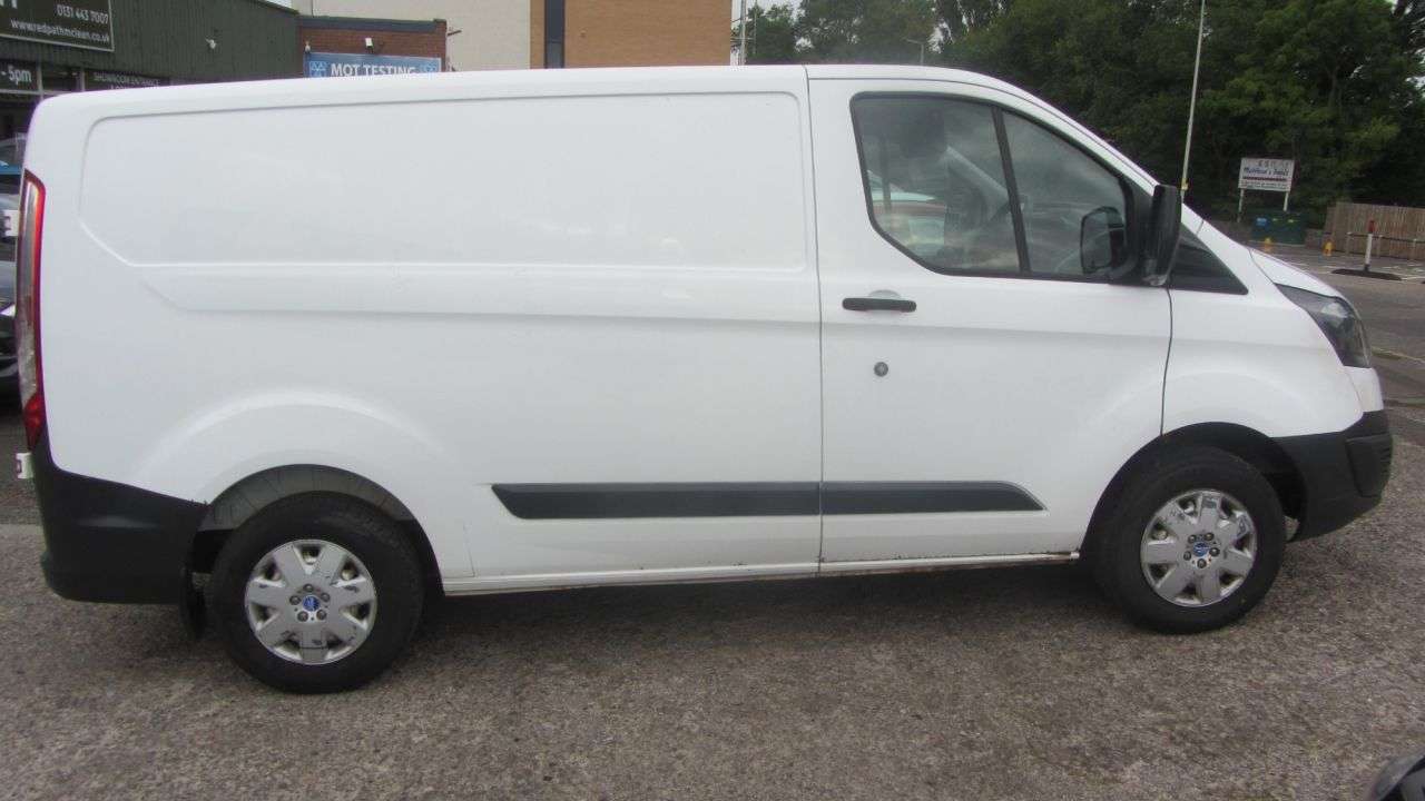 A 2018 FORD TRANSIT CUSTOM 2.0 TDCi 270 Panel Van 5dr Diesel Manual L1 H1 (157 g/km, 104 bhp) A 2018 FORD TRANSIT CUSTOM 2.0 TDCi 270 Panel Van 5dr Diesel Manual L1 H1 (157 g/km, 104 bhp)
