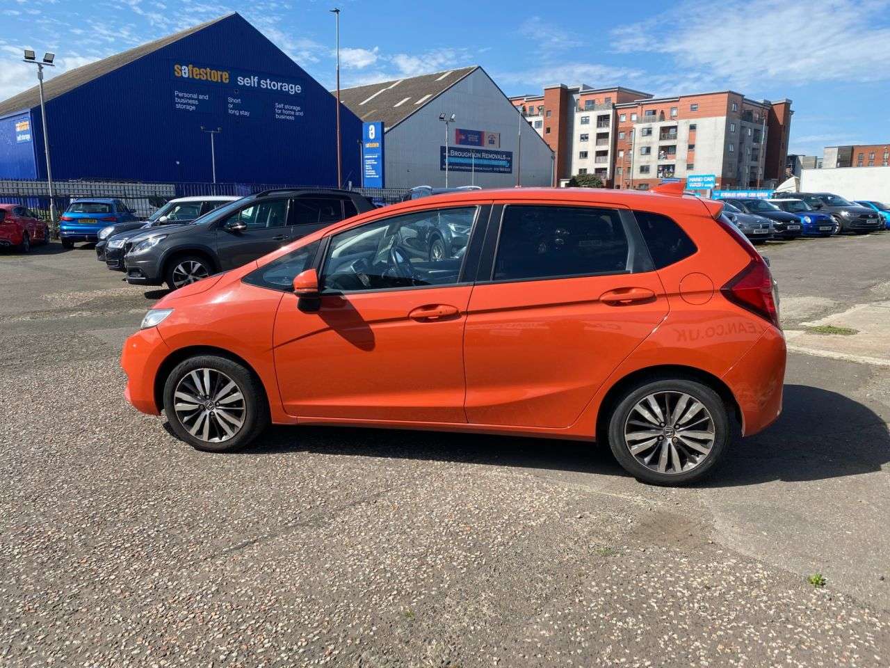 A 2017 HONDA JAZZ 1.3 i-VTEC EX Hatchback 5dr Petrol CVT Euro 6 (s/s) (102 ps) A 2017 HONDA JAZZ 1.3 i-VTEC EX Hatchback 5dr Petrol CVT Euro 6 (s/s) (102 ps)