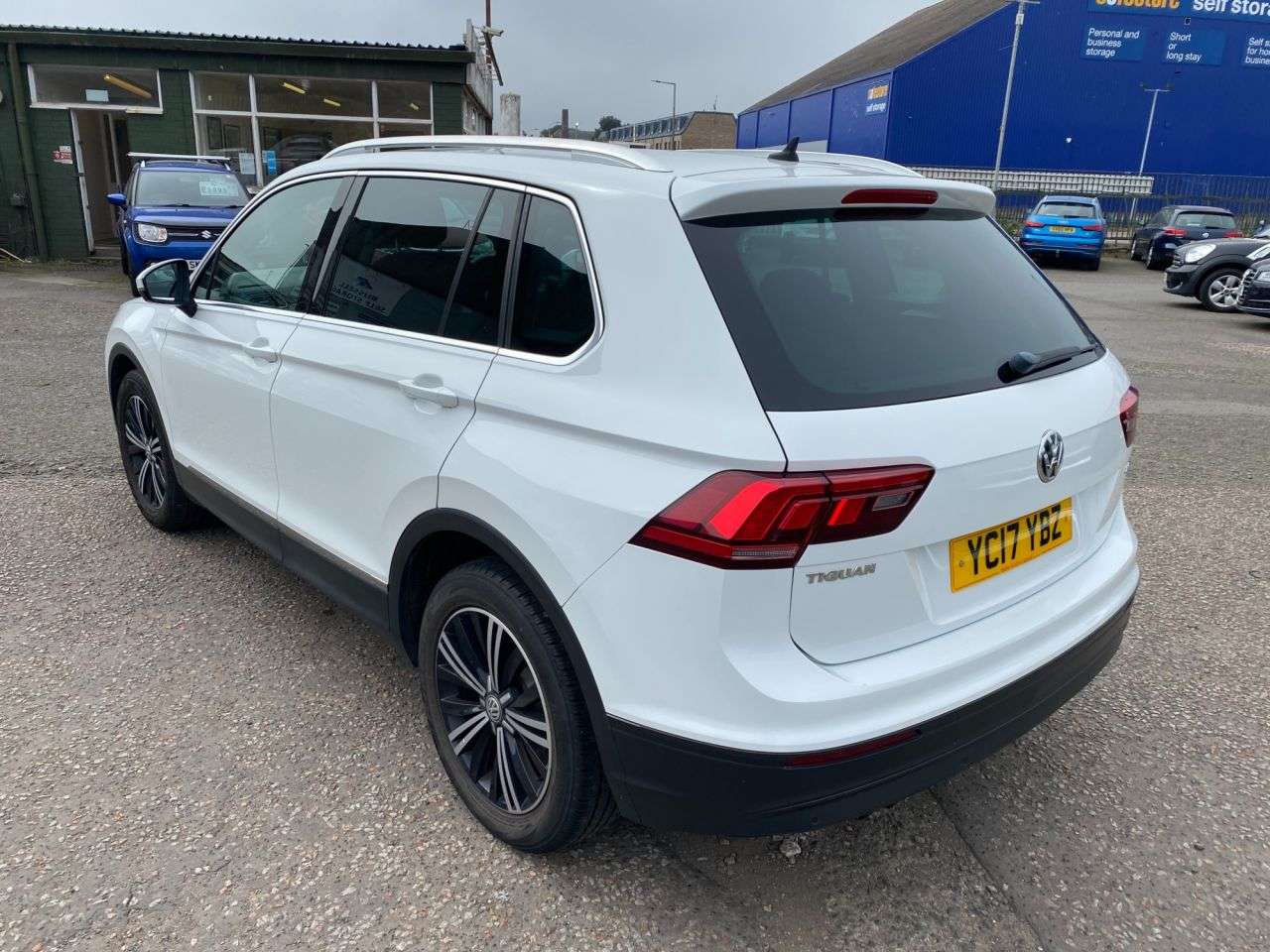 2017 VOLKSWAGEN TIGUAN 2017 VOLKSWAGEN TIGUAN