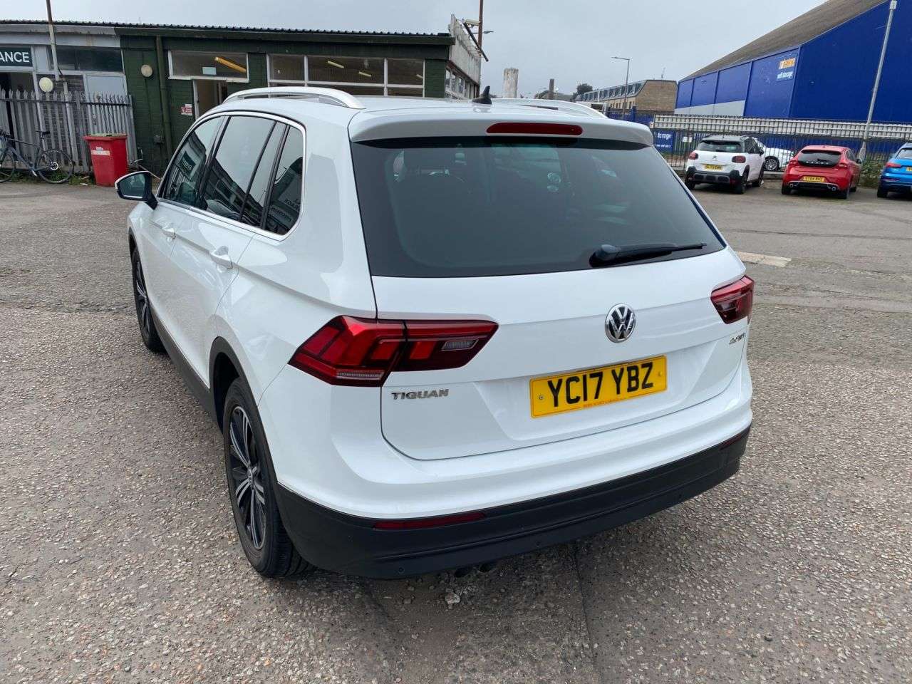 2017 VOLKSWAGEN TIGUAN 2017 VOLKSWAGEN TIGUAN