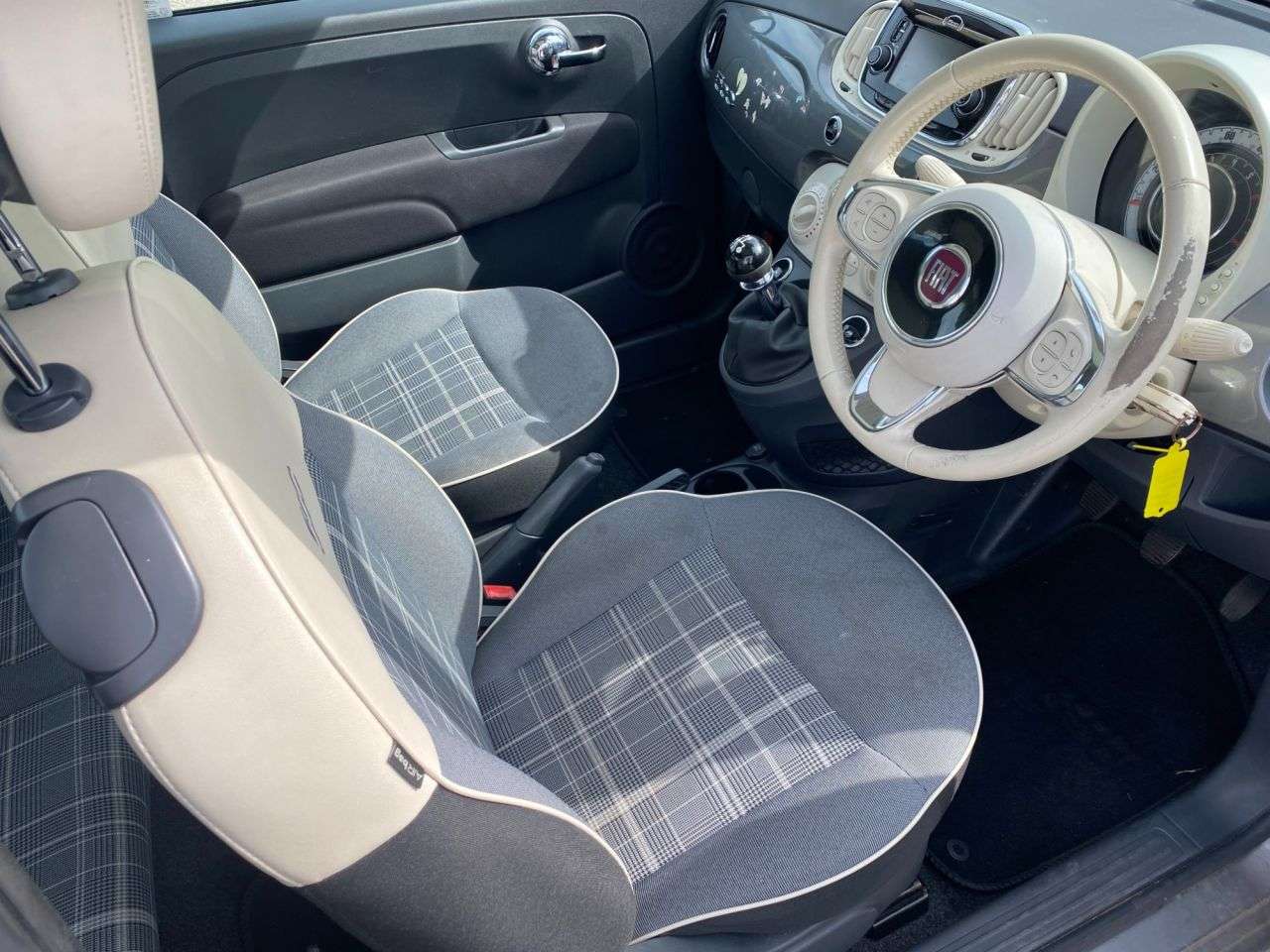 2017 FIAT 500 2017 FIAT 500