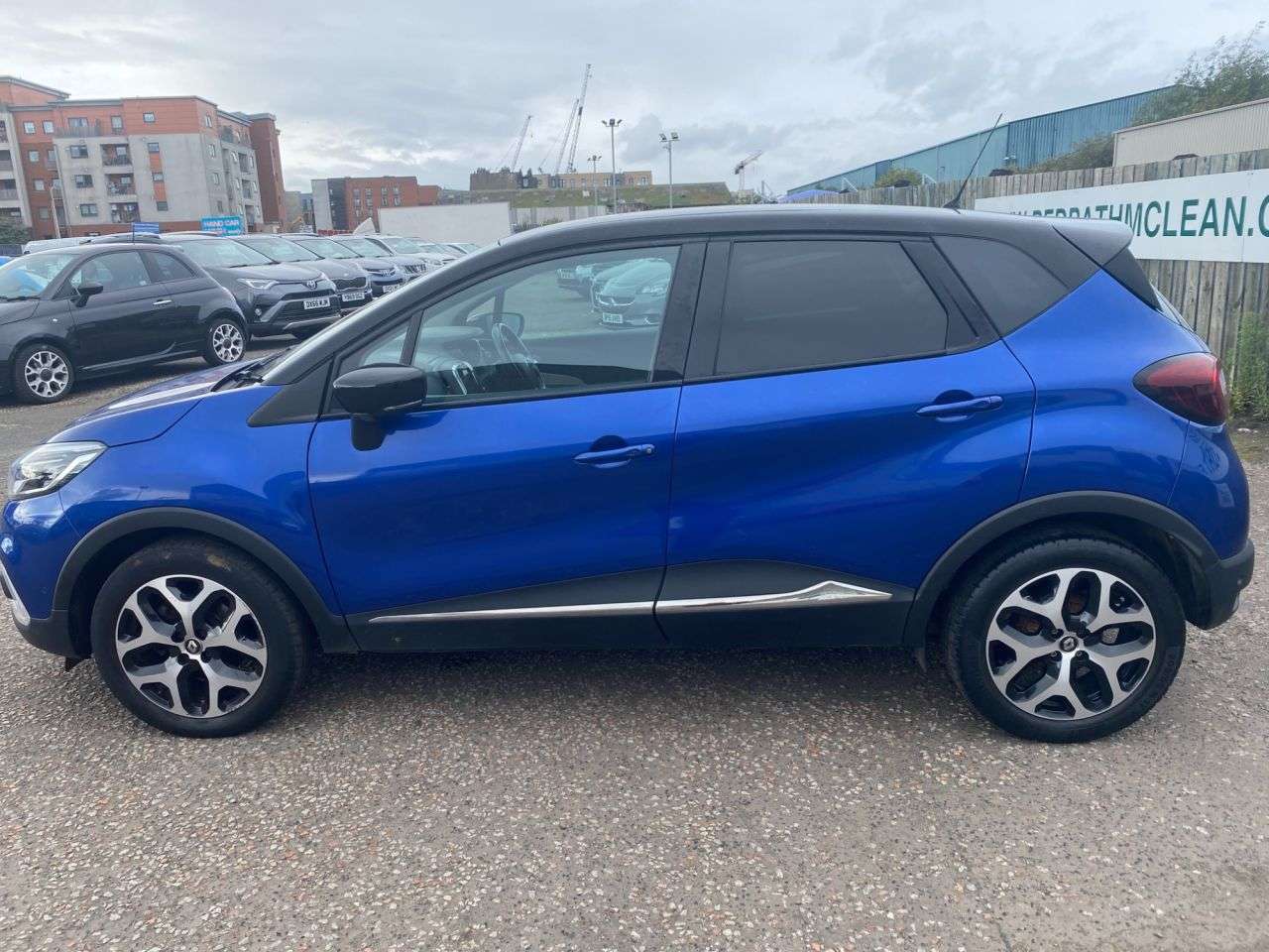 A 2019 RENAULT CAPTUR 1.3 TCe ENERGY GT Line SUV 5dr Petrol Manual Euro 6 (s/s) (130 ps) A 2019 RENAULT CAPTUR 1.3 TCe ENERGY GT Line SUV 5dr Petrol Manual Euro 6 (s/s) (130 ps)
