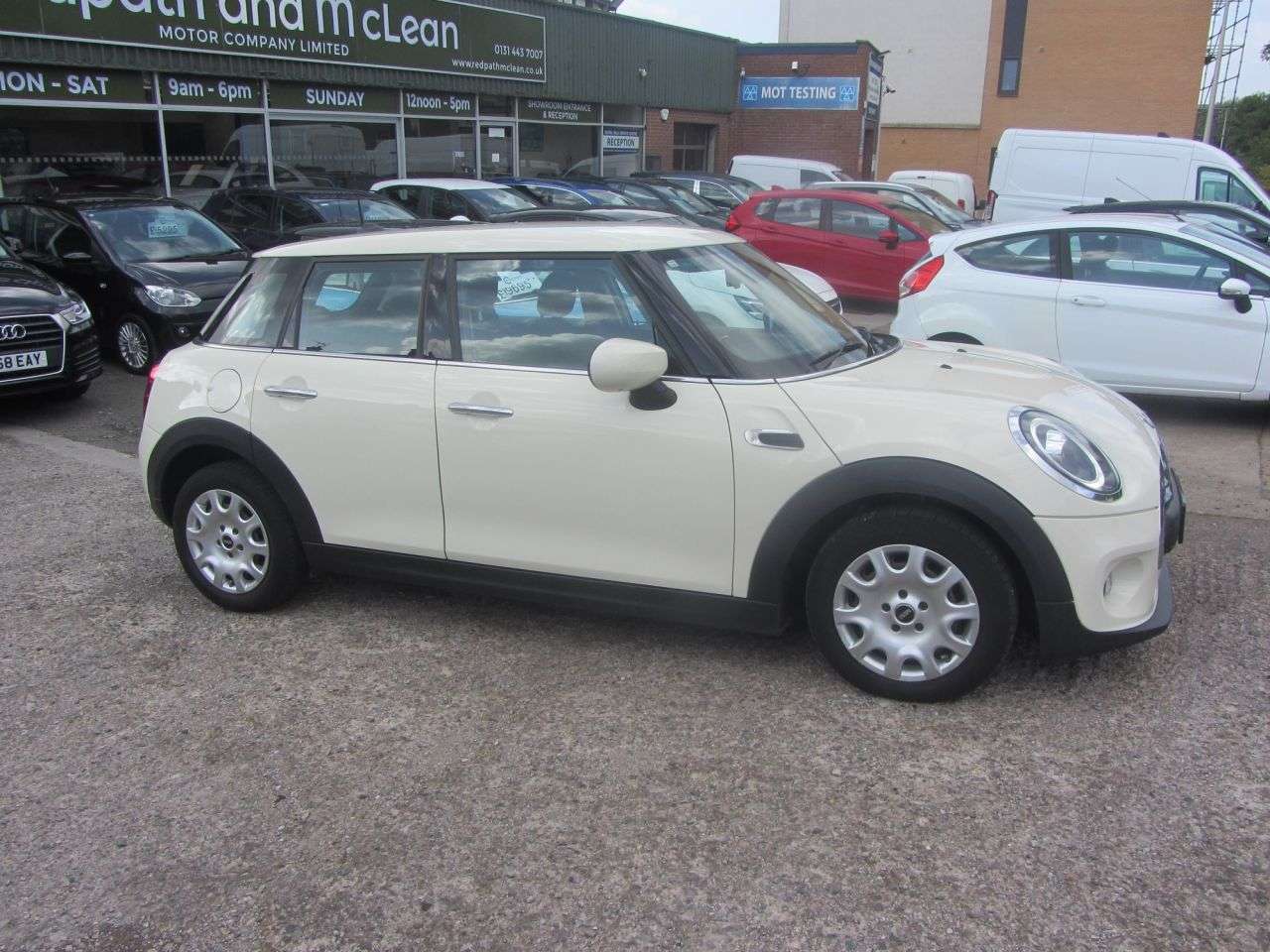 A 2020 MINI HATCH 1.5 One Classic Hatchback 5dr Petrol Manual Euro 6 (s/s) (102 ps) A 2020 MINI HATCH 1.5 One Classic Hatchback 5dr Petrol Manual Euro 6 (s/s) (102 ps)