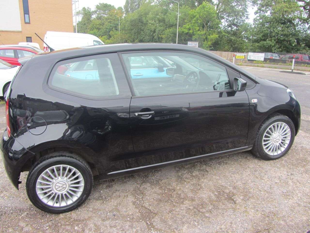 A 2014 VOLKSWAGEN UP! 1.0 High up! Hatchback 3dr Petrol Manual Euro 5 (75 ps) A 2014 VOLKSWAGEN UP! 1.0 High up! Hatchback 3dr Petrol Manual Euro 5 (75 ps)